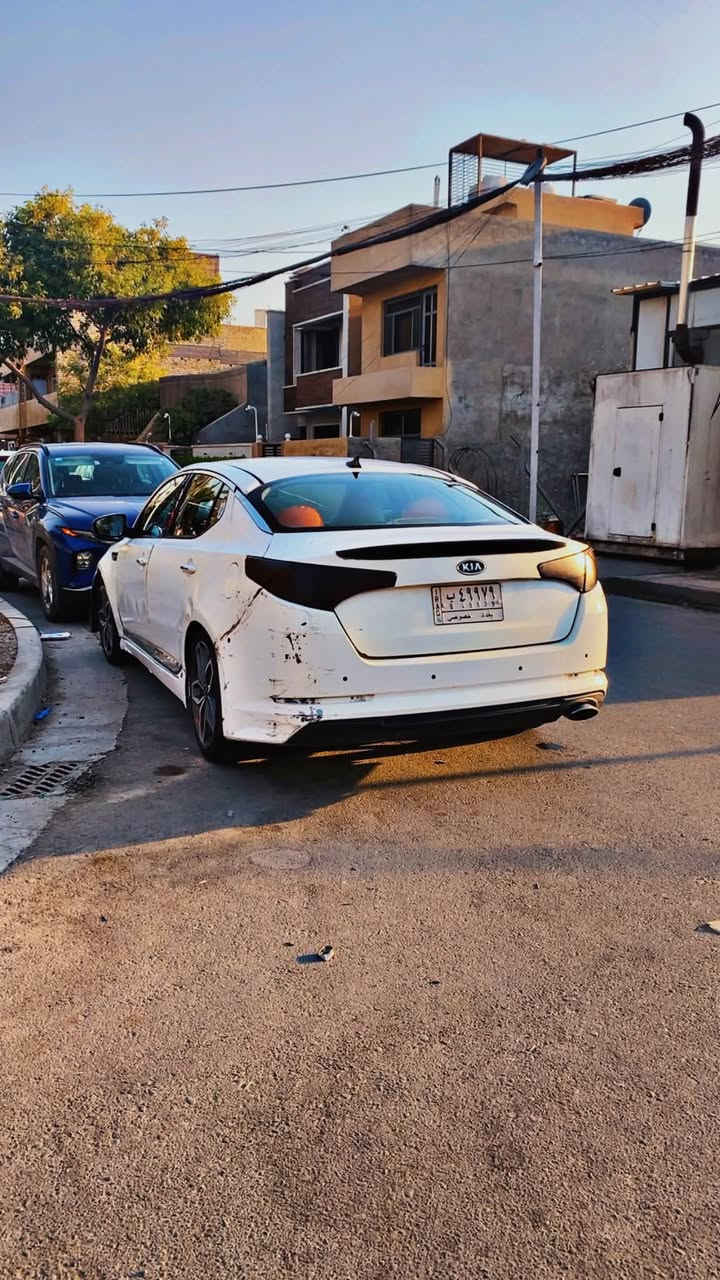 سيارة اوبتما ٢٠١٢ خليجي مصبوغة صبغ عام 
مكينة دوش ٢٤٠٠ المرغوب بيها  كامل موصفات عدة البصمة والفتحة تبريد قطعتين باسمي تحويلة نفس اليوم ***********  يوجود مرواس حسب القناعة وبيع نقد مابيع اقساط
