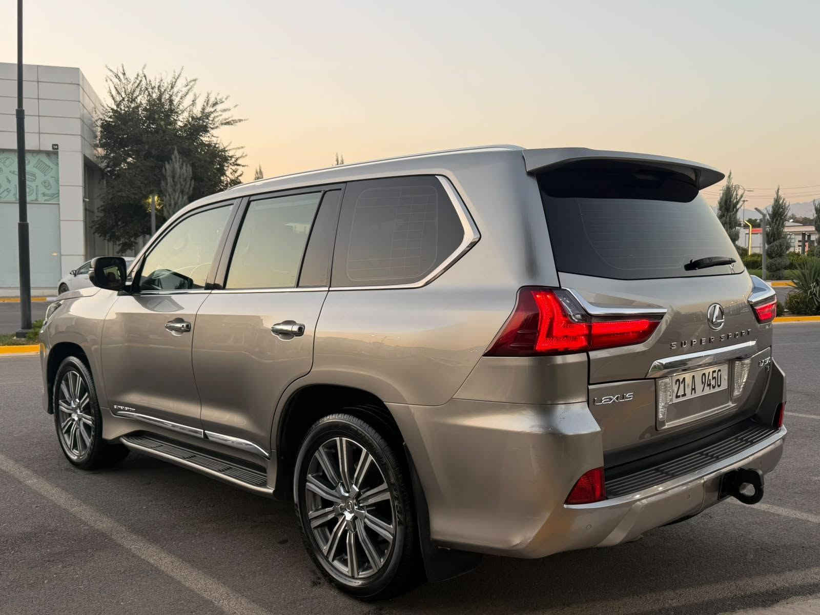 موديل 2017 كفاله بدون صبغ بريم العنوان السليمانيه السعر 540 وبيها مجال ماشيه 110,000 كيلو متر جير محرك كفاله *********** الاتصال على الواتساب وعلى الرقم
