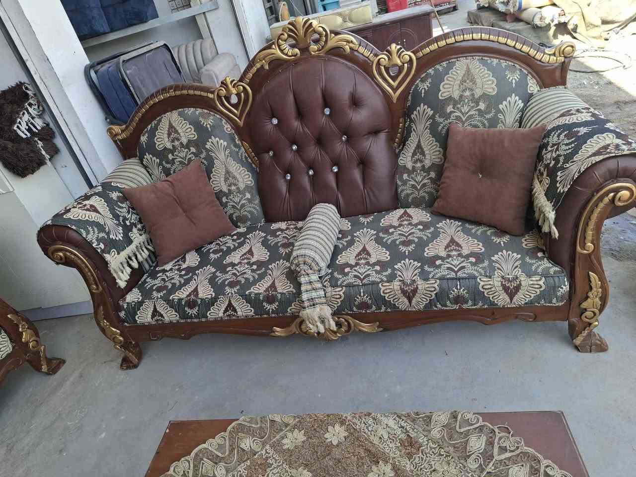 تخم ملكي زان باله تركي نظيف جدا جدا 10 نفر كلش امرتب اسفنج مضغوط كل ضرر مابيه وخشب قوي كلش   بابل الحله الحمزة الغربي   ويوجود توصيل♥️
***********
