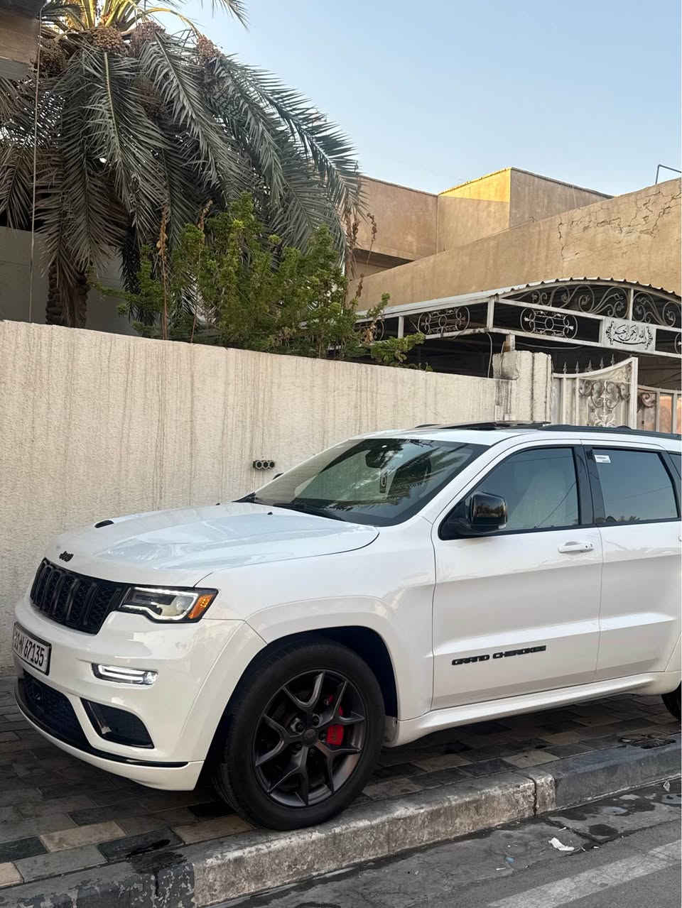 للبيع جيب موديل 2020 مواصفات X فول مواصفات

بسعر مناسب 200 ماعتقد اكو هيج سعر بس كونن مستعجل
مواصفات السياره X
رادار جانبي 
اوتو بارك 
صندك كهربائي شفط 
فور ويل 4*4
ساشه كبيره مع نضام كار بلي 
سستم صوت الباين 
دمام خلفي 
حساس امامي و خلفي 
لايت زينون متحرك 
دكمه سبورت 
بصمه و تشغيل عن بعد 

ملاحظة سياره بيها بونيت وجاملغ حادثه جدا بسيط صور حادث داخل منشور 

رقم بغداد تحويل ثاني يوم 

المكان : البصرة

للأستفسار : *********** البصرة, العراق

نص مكتوب في الصور:
- صباح الخير ❤️ 🖐