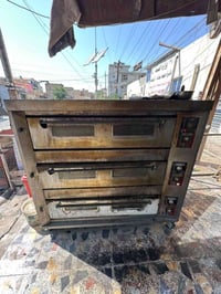 فرن العذاري مشعلين ٣ خانات شغال السعر ١٢ ورقه العنوان بغداد الشعب ٠٧٧٠...