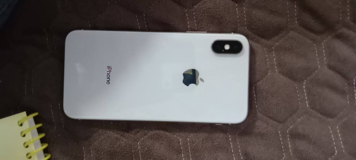 آيفون X • نضيف • بطارية ٧٤%