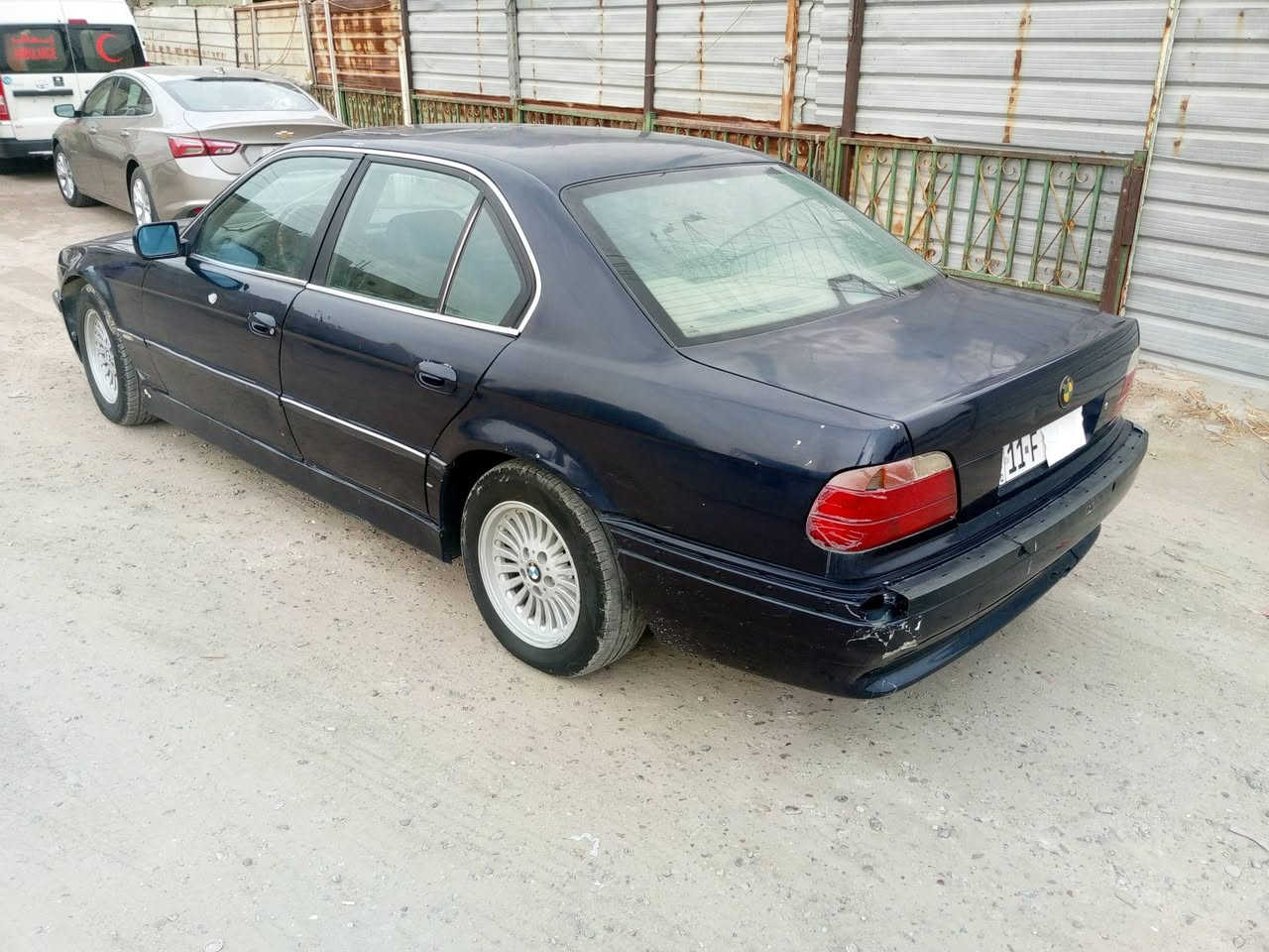 السلام عليكم BMW كاسحه موديل 94 حجم 740 محرك 8سلندر كير تمساح محرك وكير خير من الله لا تنقيص لا تبخير رقمه بغداد نكليزي بسمي  لو حبري لابيهه خياس ولاضربه يحتاجله بعض ترتيبات تجي وشوف اني شداله شاشه كامره خلفيه صدر اماي كله جديد من عده دبلات فيت بم جديد اصلي بلادي مالهه باتري جديد زوج تايرات امامي جديد السعر 42وبيهه مجال بصيط العنوان بغداد الغزاليه او شعله رقم هاتف ***********
