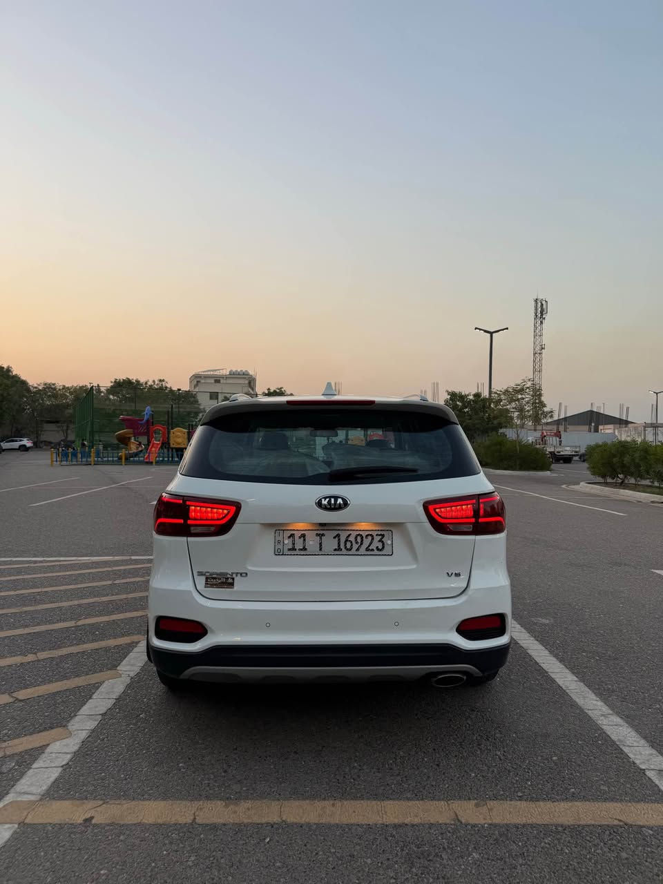 سورنتو 2020 للبيع Sorento 2020

السلام عليكم سورنتو خليجي(شركة الدولية) للبيع السيارة رقم بغداد مشروع وطني

وعليها صيانه ال 60 الف كيلو الي تكون تبديل جميع القطع الاستهلاكيه مثل الصدر ومنظومه البانزين ومنظمومه البريك وهاي تفاصيل هيه صيانة معروفه من الشركة الدولية

السيارة فول مواصفات عدا البانوراما والفور ويل

عداد km=  ٨٩ الف كيلو 
محرك 6 سلندر 3.5
4 كاميرات محيطية 360 درجة
بصمتين
كشنات جلد
كشنات كهرباء
7 راكب
اوتو هولد
نظام ترحيب
حساسات كاملة 
تبريد 3 قطع منفصل
جنطة كهرباء
لايت LED
شاحن لاسلكي

سيارة نظفية والصور والفديوات واضحة برغي واحد ممفتوح خارج الوكاله لان اي شغله تتبدل يسقط الضمان ومكفولة كير ومحرك تبديل وصيانة دورية اول باول فقط بالدولية واوراق الصيانة من اخذتها لحد هسه كلها موجودة 

-فقط بيها باب الجنطة مفتوح وبي ضربه خفيفة
وباب خلف السائق ايضا  بارد قليل

-سعر السيارة 23,500$

مكان السيارة : بغداد / القاهرة
التواصل فقط عالواتساب *********** 
غير متواجد عالفيس بغداد, العراق
