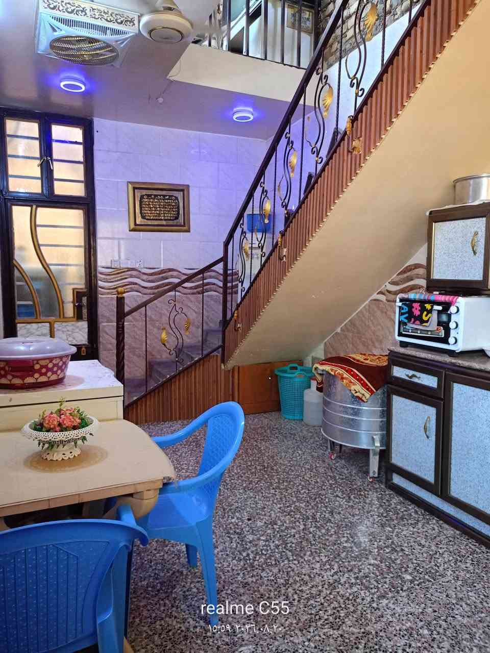 الدار للبيع 75 متر مربع 
واجهه ثمانيه ونص طابو 
بناء طابوق كاشي سيراميك 
البيت نضيف مرتب العنوان 
التاجي حي الحسن العسكري 
للستفسار ***********
