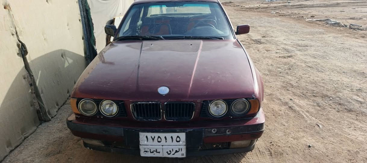 بي إم موديل ١٩٩٠ رقم سليمانية ٥٢٥ مسكر گير عادي السعر ٤٢ ورقة وبيها مجال العنوان الديوانية قرب جسر النجف موبايل ***********
