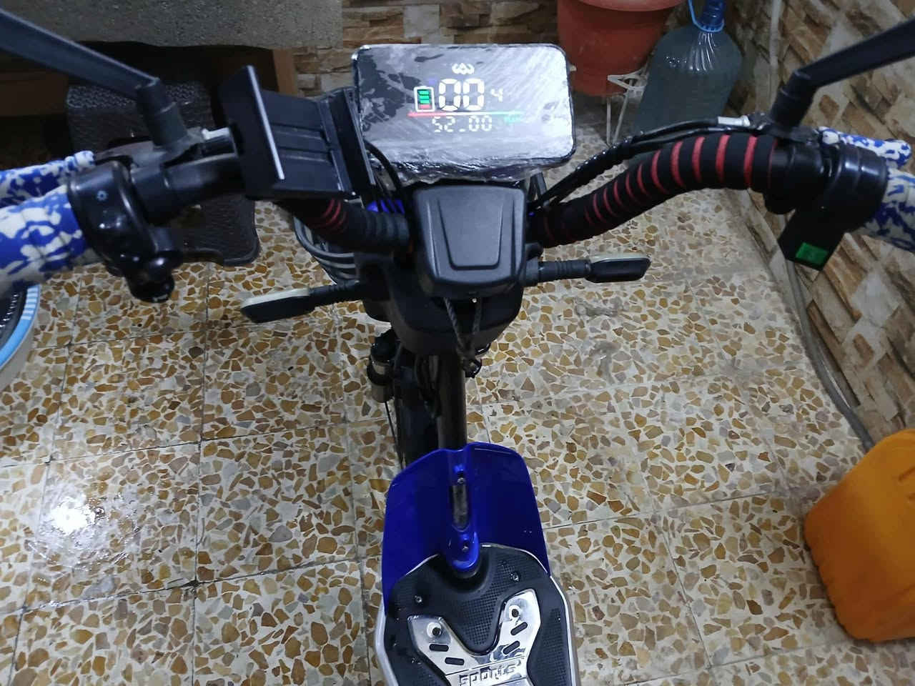 💥للبيييع💥
ماطور شحن
💥السعر 250 الف💥
من شركة Korea MR
فووول نظافة 
مستعمل
الحجم : 20
سويج و بصمة
اربع بطاريات ، 16 امبير
سرعة  اربع نمر تصل الى 72
يمشيك 25 كم او اكثر على حسب سرعة الماطور
و يحتوي على دبلات ٢ جديد و مضلة و شاحنة و دواست بايدار ٢ للتواصل ***********
