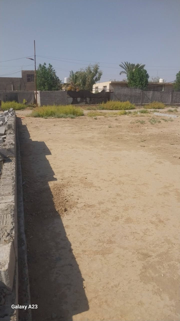 الموقع: بغداد – جسر ديالى / الكرغولية (السايد الواحد - نزلة معرض دبي - التقاطع).
​المساحة: 200 متر مربع.
​السنَد / القانون: زراعي قانوني.
​المواصفات: تقع على شارعين (واجهة أمامية 9 متر، وواجهة خلفية 8 متر).
​الخدمات: متكاملة (ماء، كهرباء، تبليط، مدرسة، وجميع الخدمات الأساسية متوفرة).
​السعر: 16 مليون دينار عراقي.
​📞 للتواصل والاستفسار: ***********
