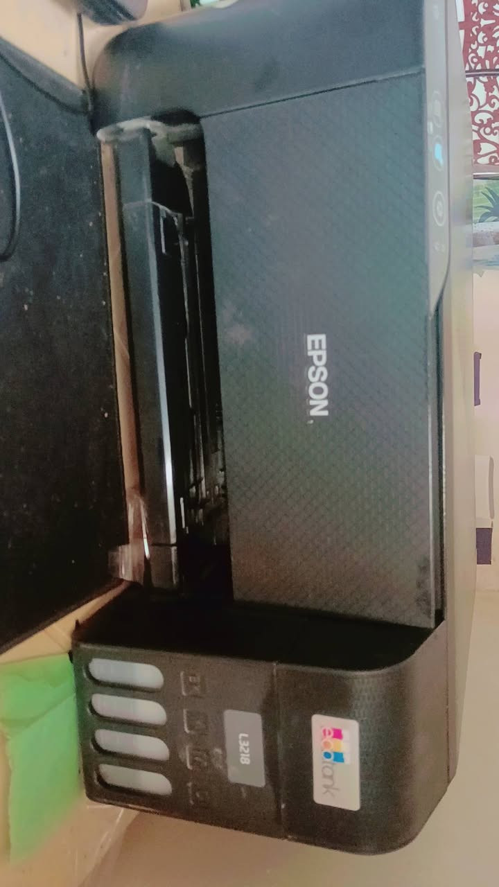 طابعة Epson L3218 • خزانات حبر • عليها خطوط