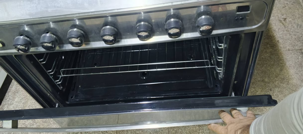 طباخ يوفنسل ايطالي 5 مشاعل
ضمان محل لمده سته اشهر 
السعر 230 بي مجال قليل 
العنوان بغداد البلديات الضباط بظهر مدرسه زين القوس 
تواصل خاص او اتصال او وتساب ***********
