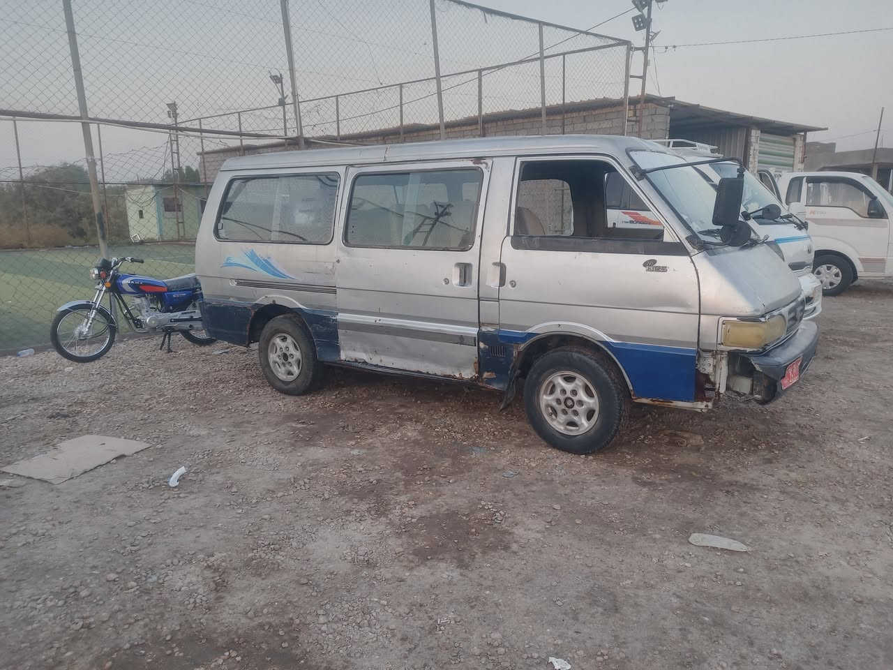 سلام عليكم كيا بستا للبيع موديل 95 رقم احمر راعيها موجود يريد تحويل مكينه جديده اكسل مكفول الكير بي الثاني او الثالث يفلت حداديه جديده باور شغال دوشمه حلوه كهربائيات شغاله تخم تاير نضيف شواصي مكفوله مرور مصفره هيئه ماعليها سلف دينمو جديده باتري جديد سياره جاهزه مال شغال مكاني بابل القاسم رقم *********** السعر ١٧ او بيها مجال
