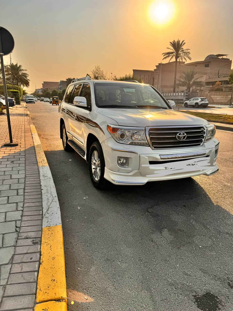 لاندكروز • ٢٠١٣ • للبيع
