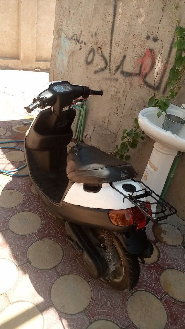 دراجه بطه دبل سكليتر دراجه كفاله عامه مكينته مفتوحه مره وحده كهربائيات كله شغاله اادراجه تجي تشغل وتروح نقصه فقط باتري السعر ٢٠٠وبيه مجال المكان نجف ***********
