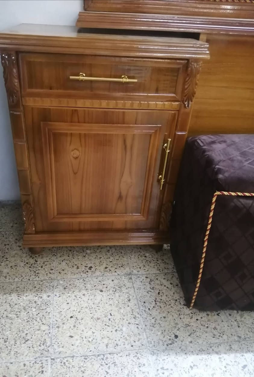 عرض خاص تخت نفرين خشب صاج ثقيل نقش زان صبغ حراري درجة اولى شغل توصي مو شغل سوكي  جديد مامستعمل السعر 275 الف قفل للأستفسار ***********  او مراسلة الصفحة خاص العنوان الموصل متوفر توصيل
