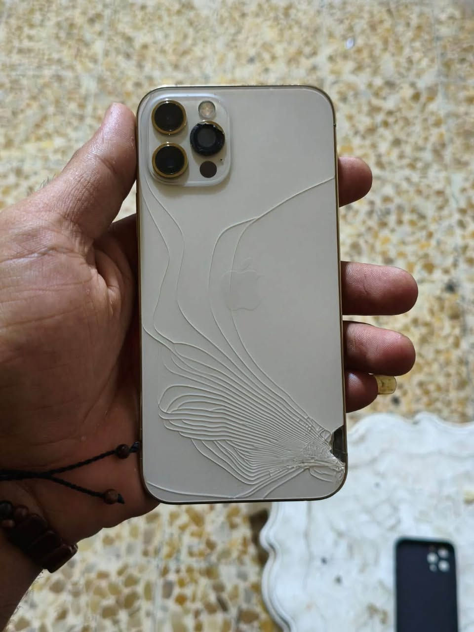 آيفون 12 برو • ١٢٨ • ظهر مكسور