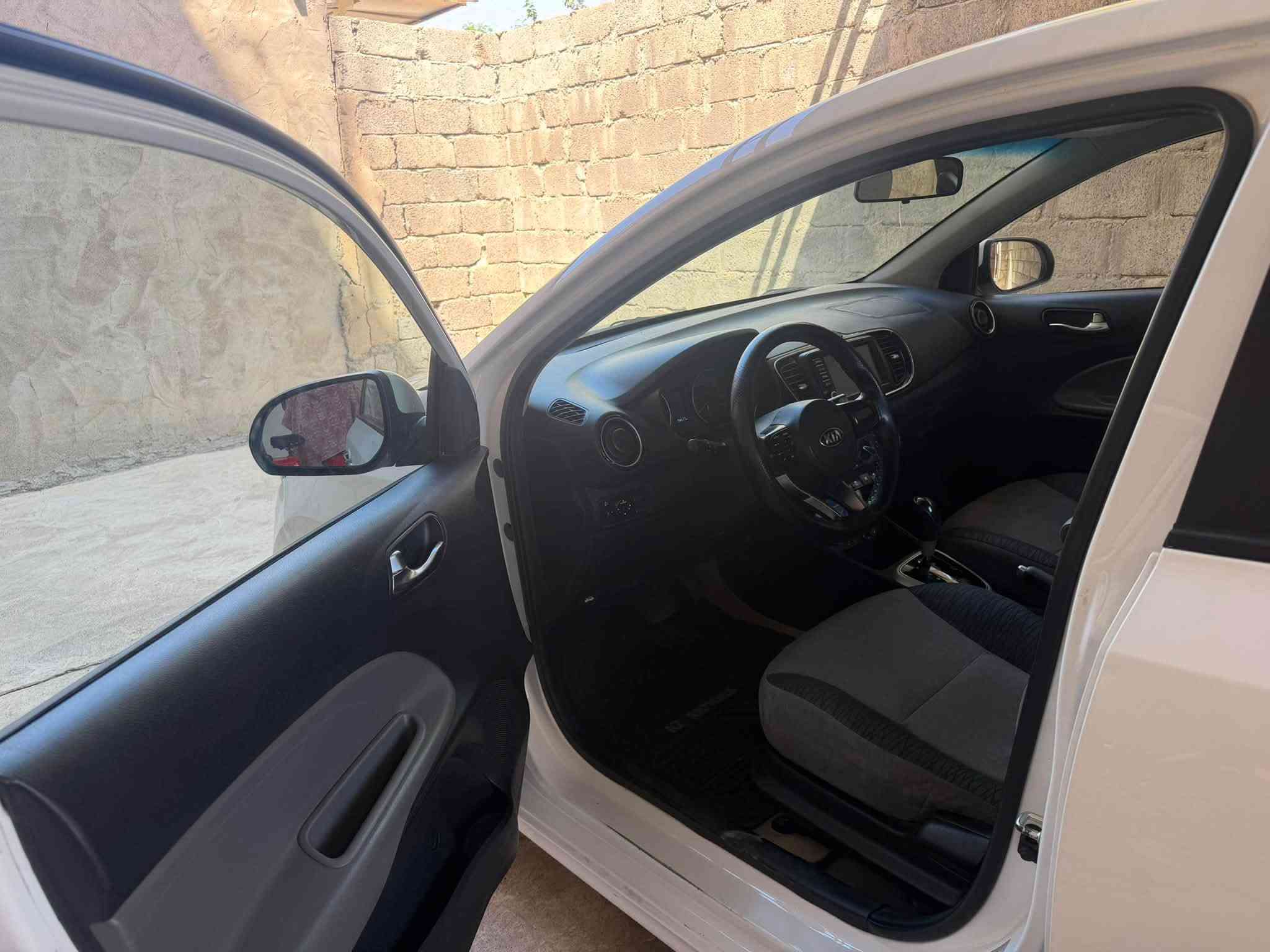 🛑السلام عليكم للبيع كيا بي كاز خليجي موديل 2021 ماشيه 74  فتحه سقف فول مواصفات عده البصمة دعامية صبغ فقط وربع جاملغ معدل بارد فقط سيارة جديدة رفم وهزة وسنويه جديد شرط التحويل تخم تاير جديد السعر 98 وبيها مجال للتواصل على الرقم التالي (***********) أو الخاص ✅
