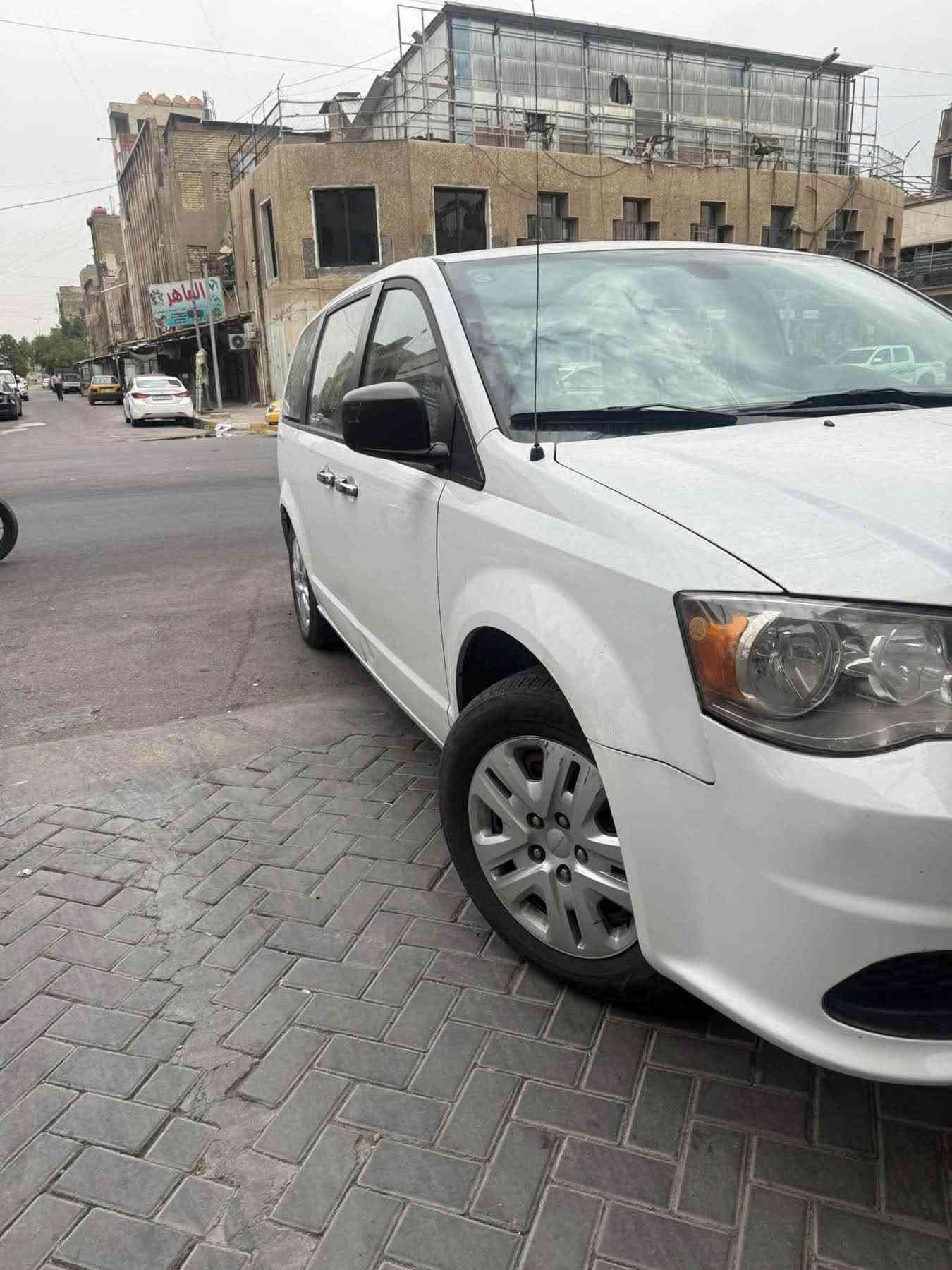 دوج كرفان 2019 ماشيه 75 بيه جاملغين وشويه بلباب صبغ بدون دواخل ٣ قطع تبريد كراس سياحي منفصل عبايتي رقمه بغداد الجديد عنواني الاعظميه وهذا رقمي *********** بغداد, العراق

نص مكتوب في الصور:
- DODGE Grand Caravan 2019 بحالة ممتازة محرك 3.6 لتر V6 قوي وموثوق جير أوتوماتيك سلس و مريح 7 ركاب واسعة ومريحة مكيف قوي بارد جدا فحص كامل لا تحتاج لأي مصاريف موقع المعرض بغداد للاستفسار والاتصال ممكن تواصل عالخاص سيارة عائلية .. عملية ومريحة