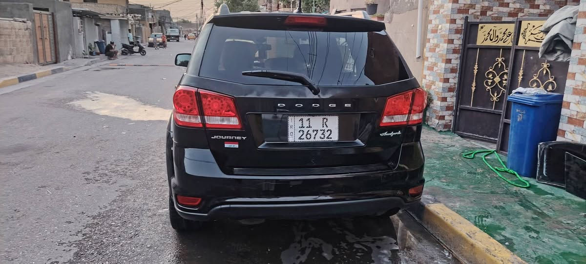 السلام عليكم دوج جورني موديل ١٢ بأسمي هزه جديده رقم جديد حادثها جاملغ ومبدل بلادي بدون صبغ السياره كير مكينه تبريد تدفئه محرك ٢٤٠٠ اقتصادي شاشه كامره بصمه كهربائيات كلها شغاله صدر خلفي امامي جديد تخم تاير جديد للاستفسار *********** السعر شده وخمسه عشر يعني  ١١٥٠٠ او بيها مجال بسيط ترهم مراوس حسب القناعه بغداد, العراق
