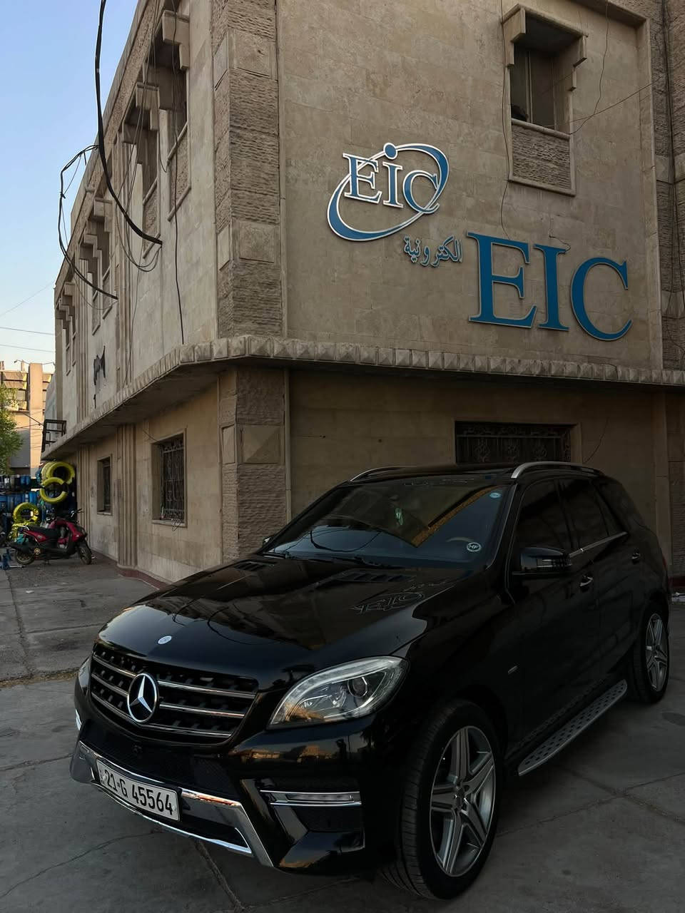 سلام عليكم مارسدس MLموديل ٢٠١٣ مكينه 8 سلندر الحديث كت AMG  ماشيه ١٥٧kكيلو  سياره جديده بمعنه الكلمه فول مواصفات كفاله عامه من صبغ والبارد وشخطه بنراما شاشاد رادار نقطه عمياء  سستم صوت  داخل  كهرباء كشنات ذاكره ستيرن رجاج  نضام سبور جوبلس سندوك كهرباء بيها مواصفات مذاكرهن  بسمي تحويل مباشر.  بيع او مراوس حسب القناعه  ***********وتسابً
