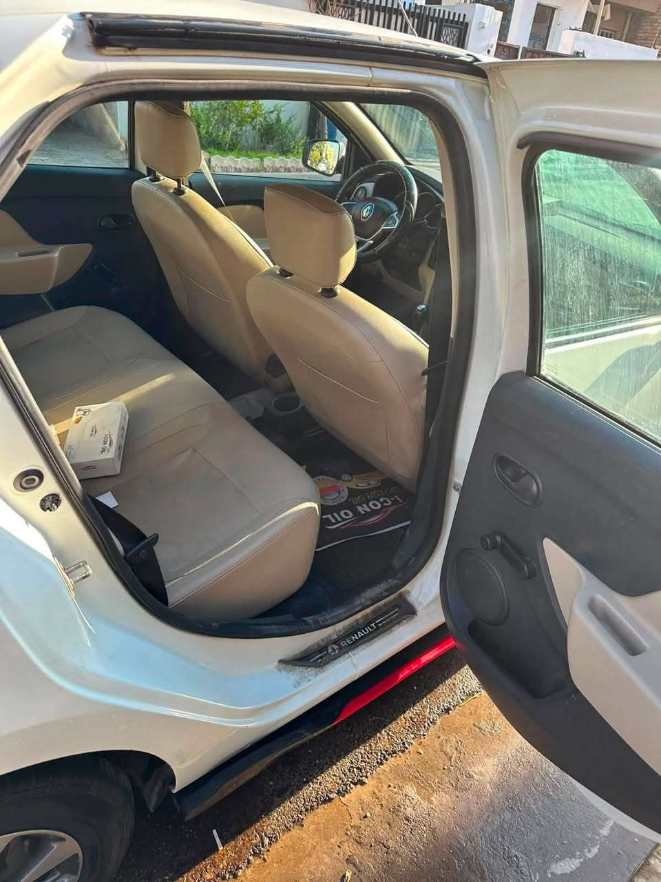 رينو 2019 للبيع نضيفة مال بيت مثل ما موضح بالصور محرك وكير خير من الله كير اوتو رقم بغداد المكان السيدية السعر ٧٠ وبي مجال
‭***********‬
