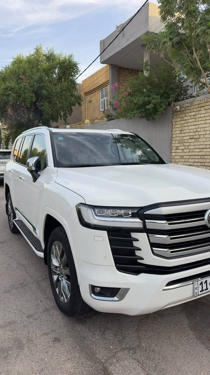 لاندكروز vxr 2023 
فول مواصفات
ماشية 33 الف 
مغلفة PPF بالكامل 
مكفولة من الزلغ 
السيارة على وضع الشركة 
رقم بغداد
السعر 77000$ وبيها مجال
للأتصال ***********
