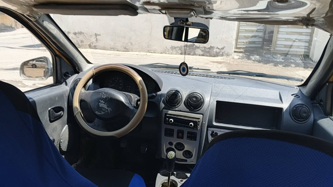 السلام عليكم رينو موديل 2009 للبيع او مراوس مكينه وكير نظاف كلش صدر خلفي امامي نظيف باتري جديدكهربائيات كلها شغاله رقم بغداد الماني ثسنويه عظم عاج سعر البيع 13 ورقه بيها مجال بسيط مكاني بغداد رقم الهاتف  ***********
