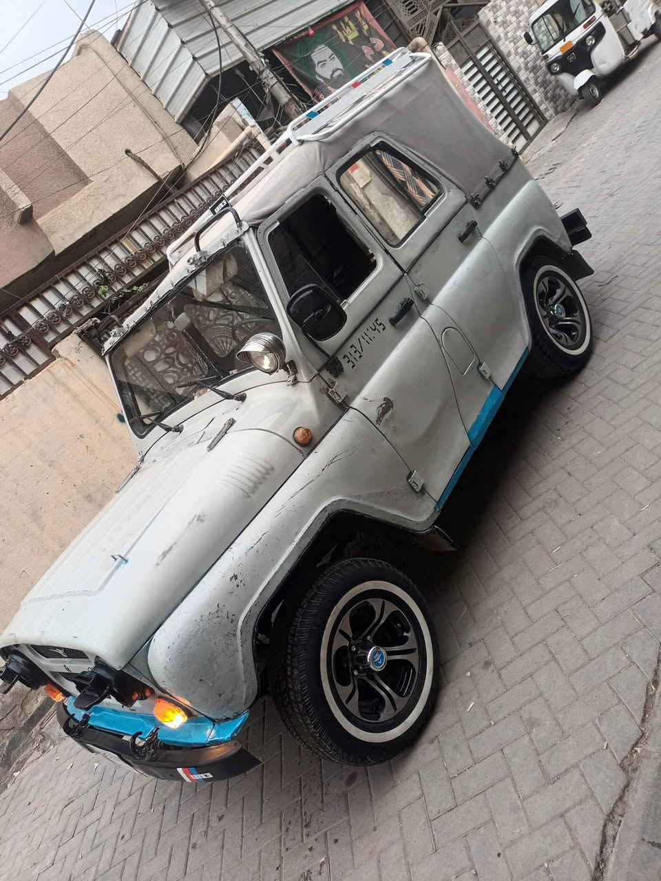 واز • ٢٠٠٠ • بدون رقم