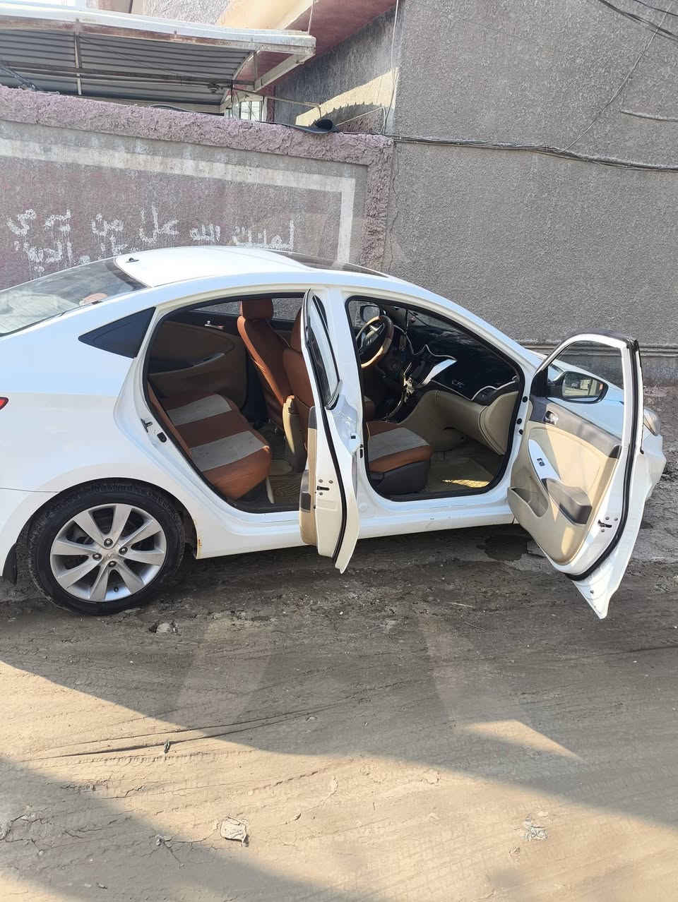 السلام عليكم ..
للبيع اكسنت ٢٠١٤ خليجي فول مواصفات ١/١ ( بلو ) كفالة عامة
سيارة جداً نظيفة بدون اي نقص شرط الفحص محرك ١٦٠٠
رقم بابل مشروع وطني سنوية باسمي 
المواصفات :-
- فتحة ( سلايد ).  - شاشة كبيرة + كامرة 
 محرك ١٦٠٠ مكفول 
 اشاير مري 
وباقي المواصفات المعروفة للاكسنت 

السعر113 ورقة وبيه مجال لشراي
***********
مكان بابل حي نادر كراغول
