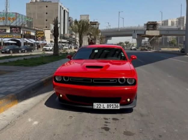مكلف بل نشر..السلام عليكم الي يدور كفاله عامه ونظيف ..للبيع فقط بدون مراوس جالنجر GT فول مواصفات  عدى الفتحه  لون مميز احمر
 طماطي ❤️ موديل 2022  ماشيه 37 الف المواصفات:
 ١- دركه كهربائي
٢-شاشه وسط 
٣-مثبت سرعه
٤-تحديد مسار
٥-نضام سبورت
٦-كشنات جلد 
٧-بصمة ابواب
٨-حساس خلفي
٩-تشغيل عن بعد
١٠-كاميرا خلفيه
١١-كشنات خزن
١٢-شفتات ستيرن
وبعد بيها هواي مواصفات..السياره كلين تايتل مكفوله من الدعاميه للدعاميه من الشخط  الايرباكات سليمه   ..السعر 225 وبيها مجال بسيط  السياره بأسمي تحويل ثاني يوم للاتصال *********** شراي اتصل غير متواجد عل ماسنجر اتصل عل رقم مكاني اليرموك ..معجبتك السياره اعبرها بكلمه حلوه❤️ السياره احلى من الصور بهواي
