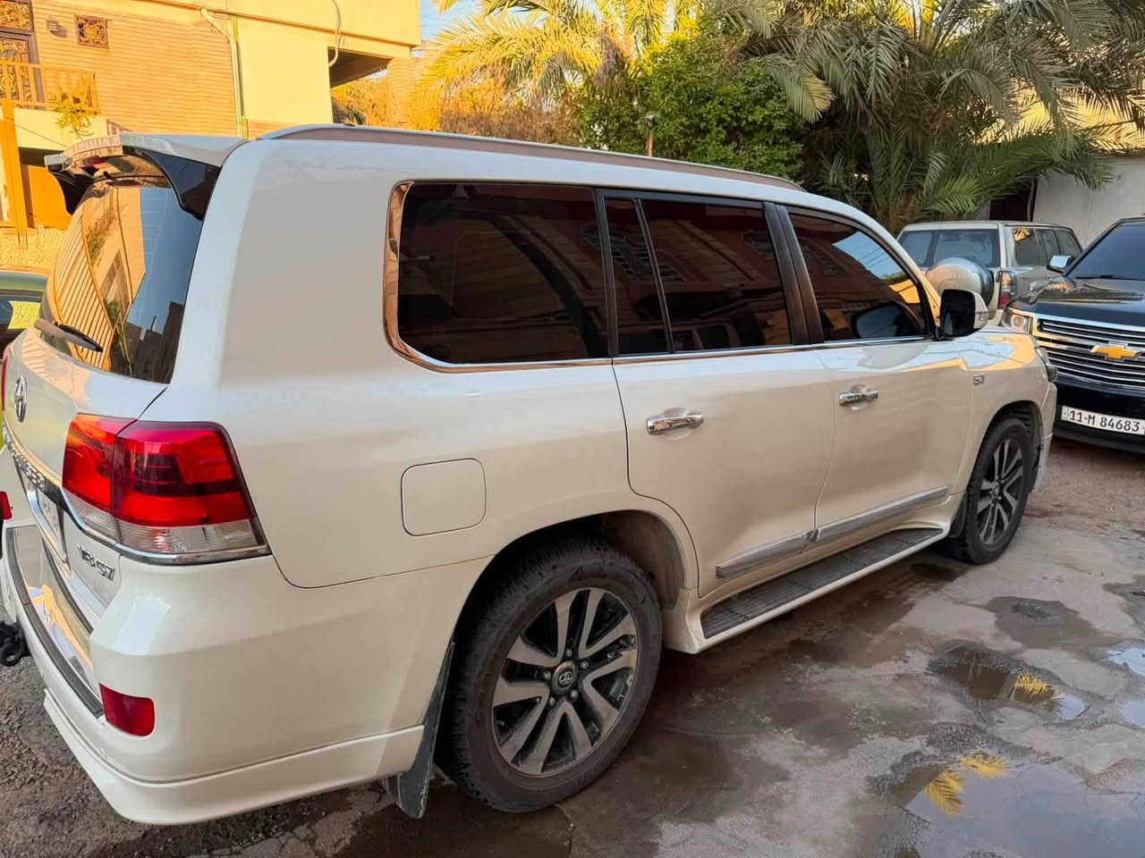 ✨🚙 للبيع | Toyota Land Cruiser 2012 🚙✨
🔥 محدّثة موديل 2021 (داخل وخارج)
🏆 التحديث منفذ لدى شركة ماجلان المعروفة.

✅ كانت السيارة مصفحة سابقًا وتمت إزالة التصفيح باحترافية.
✅ صبغ حزام فقط.
✅ بدون ضرر وبدون حوادث.
✅ ممشى 95,000 كم فقط.
✅ سيارة نظيفة جدًا وجاهزة من كل شيء.

💰 السعر: 370 ورقة (قابل للتفاوض)

📍 الموقع: بغداد

📞 للاتصال: ***********

#لاندكروزر #Toyota #LandCruiser #تويوتا #سيارات_بغداد #بيع_وشراء_السيارات #العراق #بغداد #Cars #ToyotaLandCruiser
