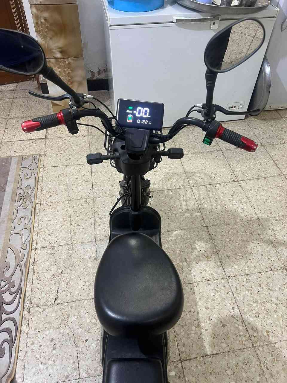 للبيع دراجه شحن البطاريات  عاطله السعر 125وبيها مجال العنوان الكرغوليه***********
