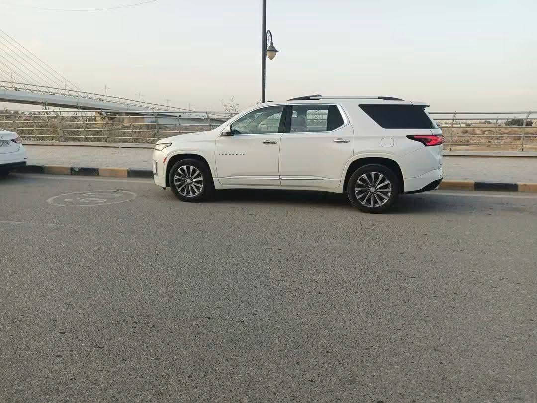 ترافرس موديل 2023، فئة بريمير، فووول مواصفات
لون أبيض صدفي، ماشية 108km 
سيارة حرة، مرقمة ميسان
 الحادث ورقم الشاصي مرفق بالصور
إضافة للسونار
السعر 250$
***********
