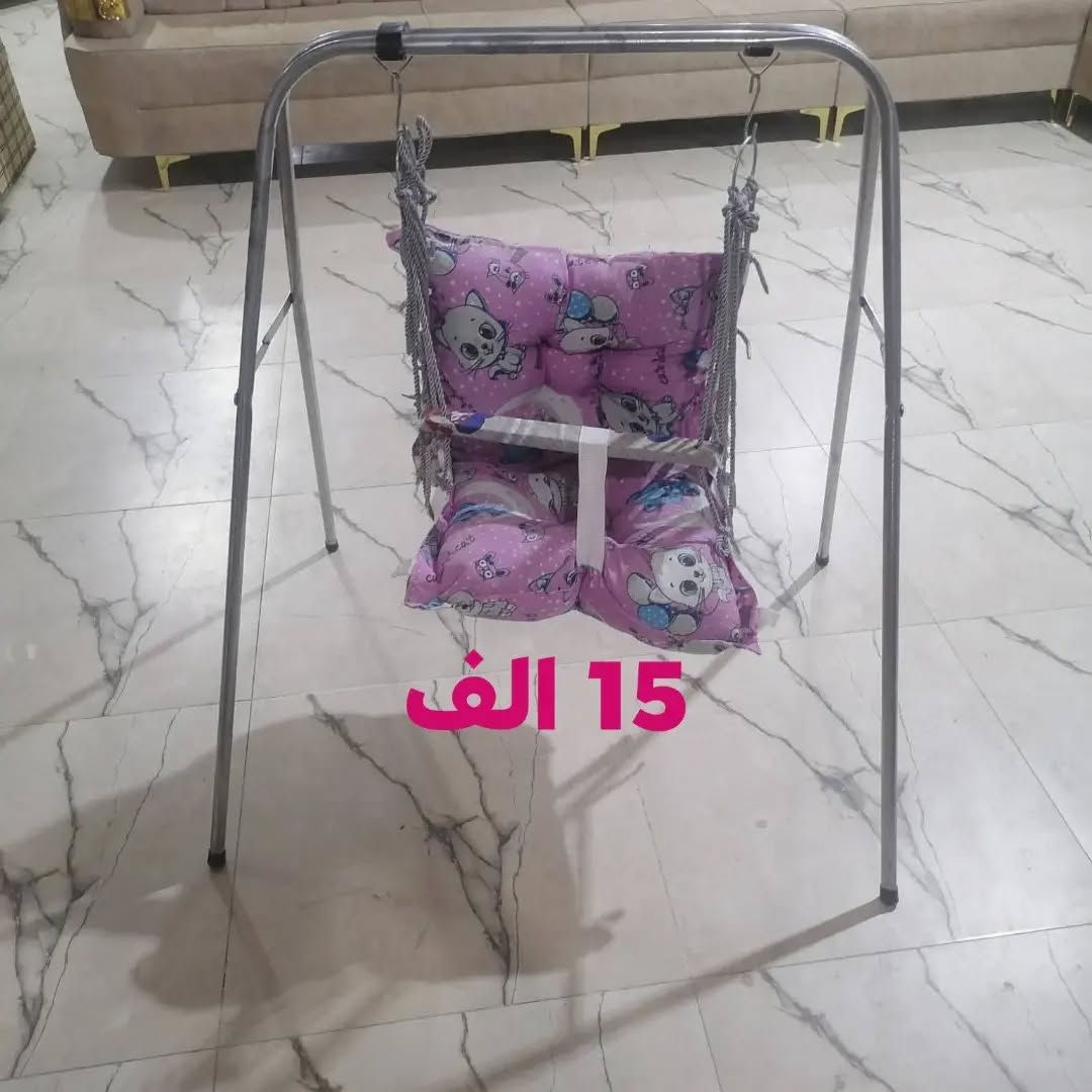 

نص مكتوب في الصور:
- 125 الف نجاره ثقيل
- 50 ألف
- 25 ألف
- اخو الجديد
- 15 الف
- نظيف ثقيل
- متر تكمه ثقيل 75 الف