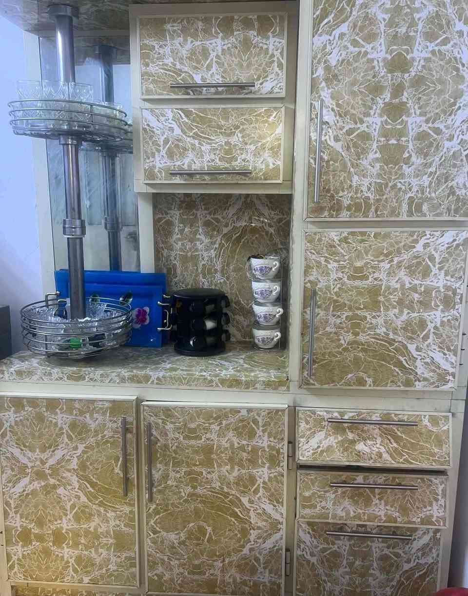 كاونتر ألمنيوم ٣ قطع سعره ٢٢٥ وبي مجال مكاني البياع الشرطه الخامسة ***********

