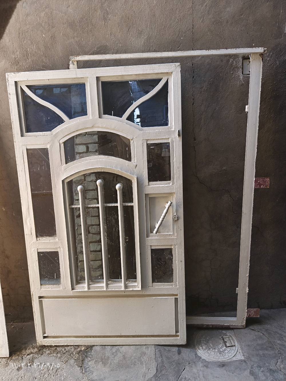 1. بابين مطبخ.. واحد واستقبال. 
2. السعر 350الف. 
3. الرقم هاتف ***********.
4. العنوان محافضه بغداد.. ابو دشير شارع الزيتون يم اسواق ماركت بغداد........
