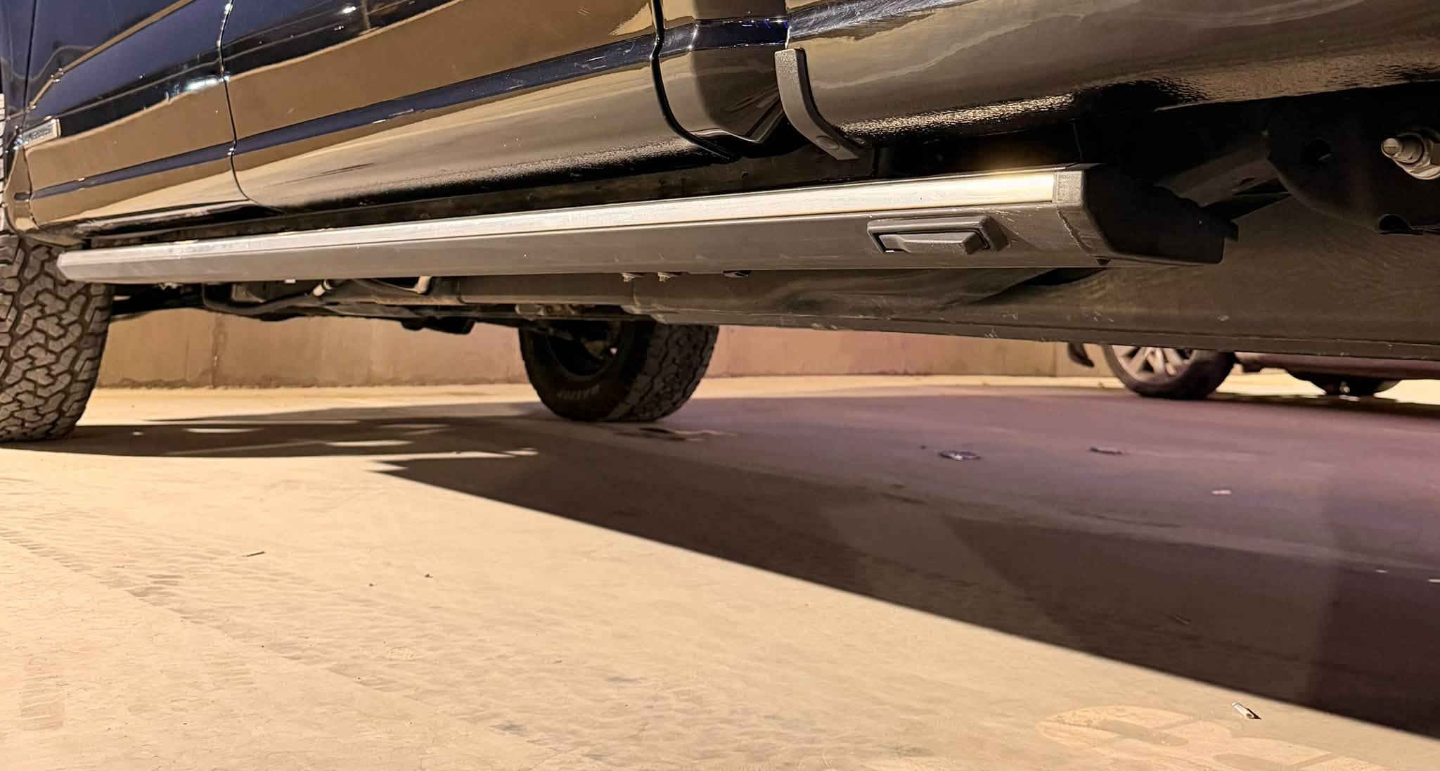 فــــورد F150 لاریـــات و هـــایبرید / استيراد خاص VIP
موديل / ٢٠٢٣ - بودي طويل
ماشية / ٤٥ مايل فقط 
ســـعر / ٣٧٥ 💲 
لـــون / اســـود + مغلف ppf البجم 
🔹 مكينة / ⚡️ Hybrid +  3.5 Twin Turbo
🔷 مـــواصـــفــات / بــانــوراما - هــایبــرد - شــــاشـــة ذكية كبيرة - شــاشـــة عداد اليكتروني - حـــســاسات امامي و خلفي و جانبي - داخل افخم نوعية جلد لونين - تايرات و ويل حجم بلادي عملاق - انارات اضافية داخل بودي و جوانب سيارة - شاشة عربية - دواســـات کــهربائــیـــة - رادارات امامي و خلفي - سماعات بالكشن و سقف - بانوراما كبيرة - منافذ كهرباء ٣٠ امبير - تشغيل عن بعد - مكينة ٣,٥ توين تيربو هايبريد - مضلل بالكامل - لايتات عدسة و زينون متحركة - هواية مواصفات اخرى ……. الخ 
 🔹الضرر و رقم شاصي / 1FTFW1ED0PFB45556
الحادث / تبديل بابين باادي نفس اللون + pdr شبر بالبودي + تصليح سيارة من دبي كلها بيدي و اني كصيت سيارة من امريكا . 
رقم / اربيل + موافقة تضليل 
موبايل 📲 :  ***********
موبايل 📲: ***********
