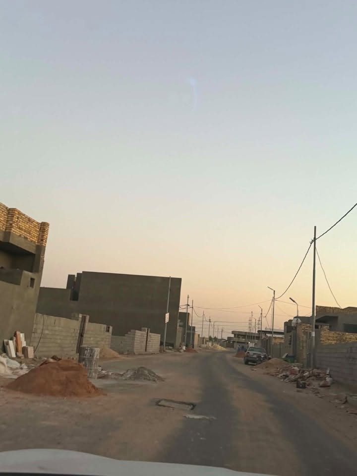 السلام عليكم 
قطعة ارض للبيع  مساحة 200 متر سند 25
الموقع// حي الجامعة مجاور فرع بوابة مجمع حيدر حجي هندي 
مكانها كلش قريب ومرتب ومبلط و بيها رقم ومعامله تطويب كامله في البلديه 
السعر 38 وبيها مجال بسيط

 *********** للاستفسار 📞
