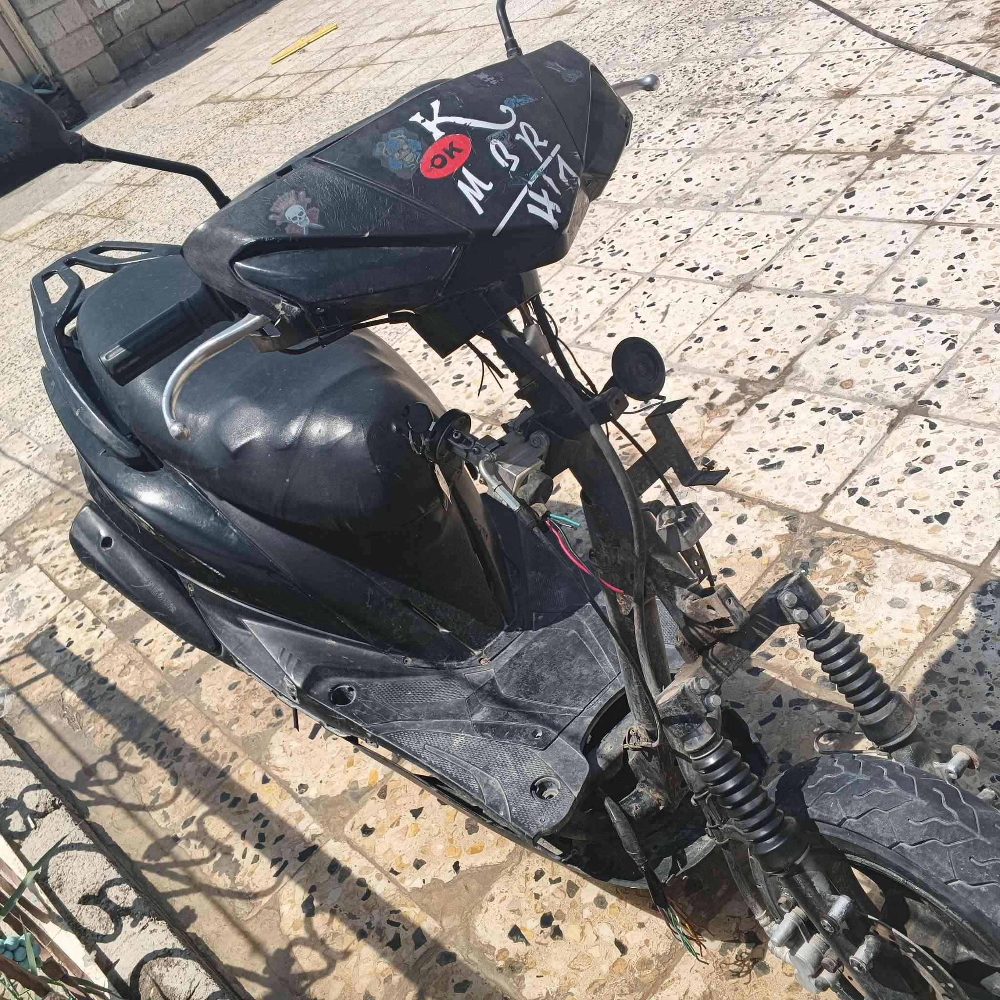 دراجه سكنس صيني بس المحرق مال ماكس كامله بس نقص البيهاا كفرات او كاطعه ناريه فقط السعر 150 او بيهاا مجال المكان ديالى بعقوبه الرقم ***********
