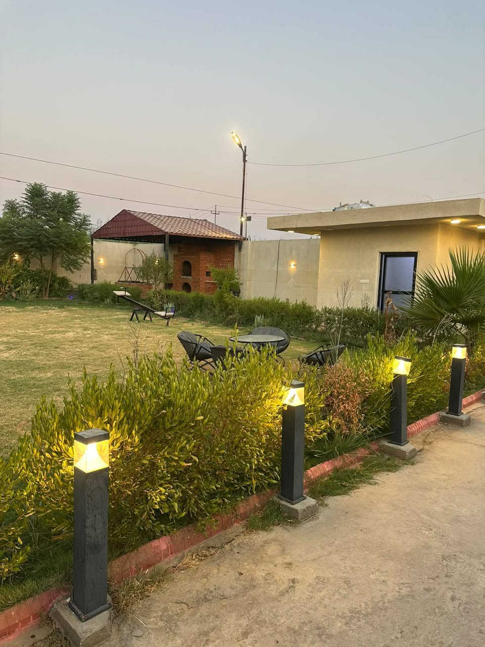 منتجع برج القوس موثقة بتطبيق( اجرلي- Ajirly لتأجير المزارع السياحية ) للاستفسار الاتصال ع الرقم التالي ***********
يرحب بل الضيوف الكرام

مسبح كبير ومسبح للاطفال 🏊🤽
غرفتين نوم 🛌
صالة كبيرة 🧑‍🎄
صحيات داخلية خارجية 🛀
مطبخ متكامل 🍽️🔪
العاب للكبار فيشة منضدة بليارد  العاب للاطفال 🚴🤸 
حديقة كبيرة
منتجع برج القوس موثقة بتطبيق( اجرلي- Ajirly لتأجير المزارع السياحية ) للاستفسار الاتصال ع الرقم التالي ***********
