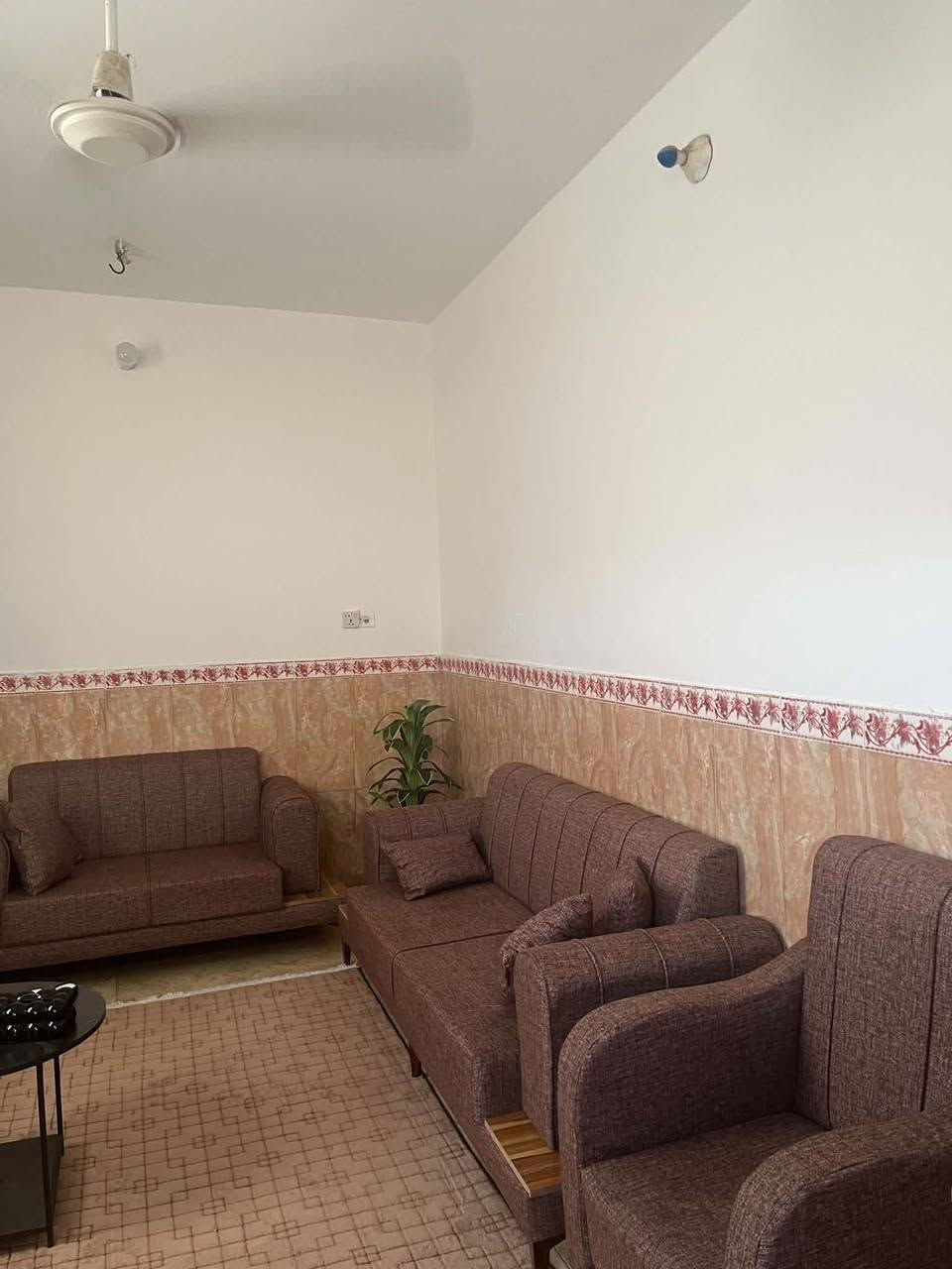 بيت طابو للبيع
ركن 100 متر مربع 10×10
حي الجامعة مقابيل مجمع شمس نهاية شارع سوات
...............................................
حي الجامعة شارع هدى سجاد سابقا قرب صيدلية الفصول الأربعة 
واتساب ☎️☎️☎️
***********
***********
