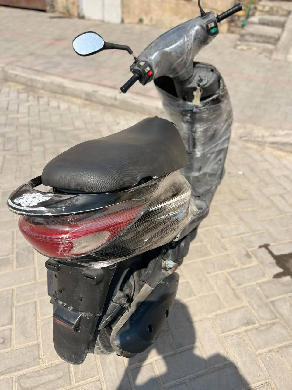 سلام عليكم دراجة للبيع بريز نظيفه وحلوه 
السعر 500 وبيها مجال 
***********
