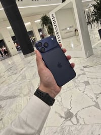 ايفون ١٧ برو ماكس ذاكره ٢٥٦ بطاريه ١٠٠ عدد دورات الشحن ٢٠ شريحه الكترو...