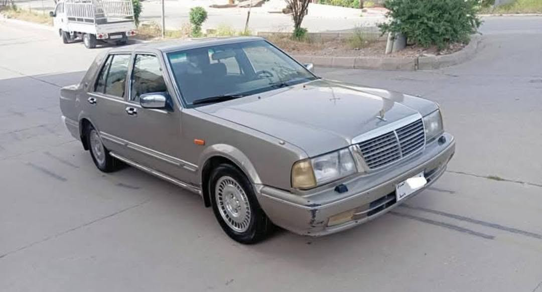 نیسان سدریک مودێل 2001 گێڕ عادی گێڕو مەکینەو تەبریت تەقەو ڕەقە بەشەڕت مەکینەی نەکڕاوەتەوە سەیاڕەکە بێ بویاخە هیچی بێوە نیە اڕمی بلاستیکی سلێمانیە بەشەڕتی اڕمو اوەلیاتو غەرامەو براوە بەشەڕت سعر ٤٠ گڵاو معامەله لەسلێمانی زم *********** السليمانية, العراق
