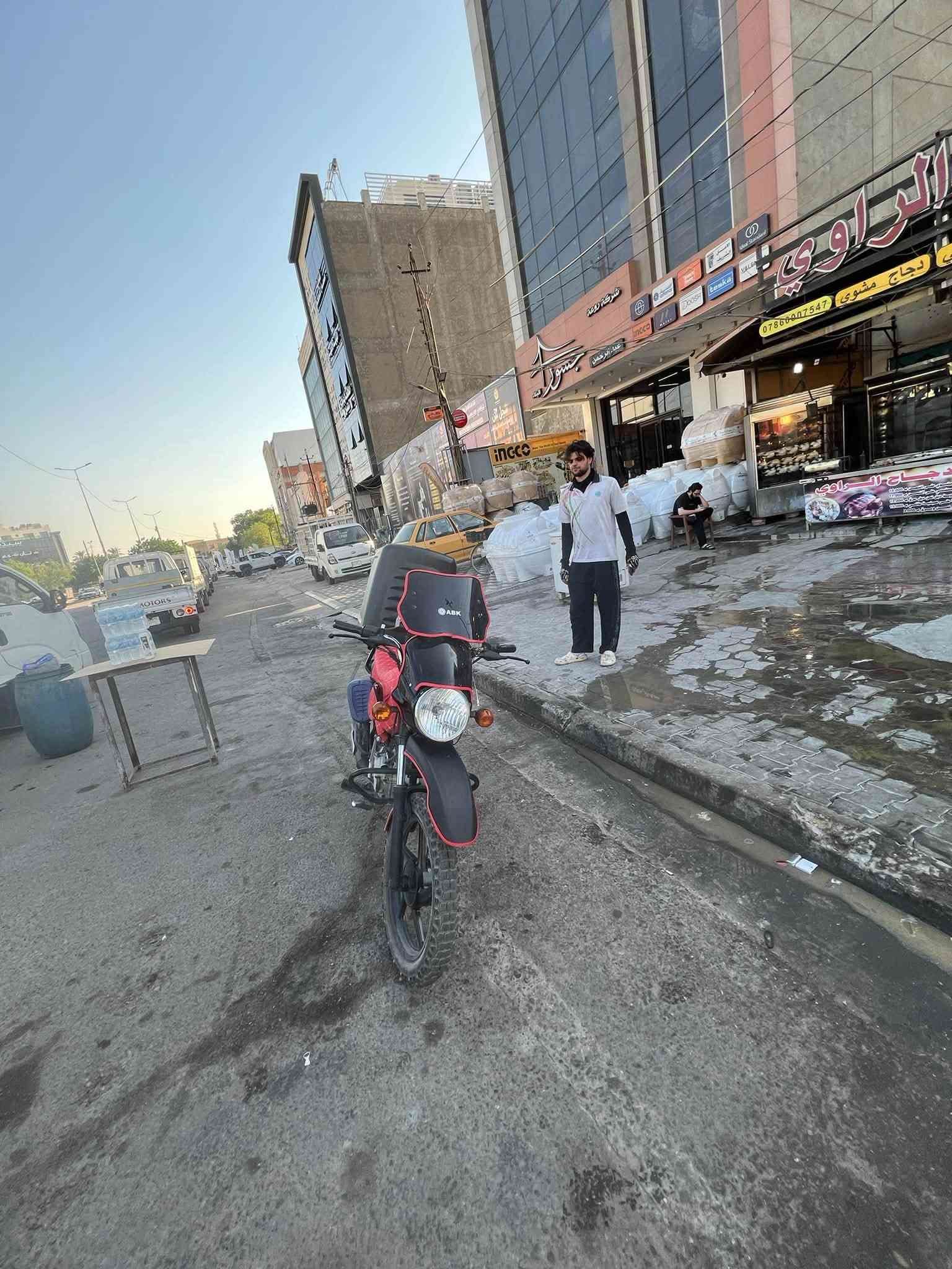 سلام عليكم درجة بوكس ٢٢ نضيفه حيل مكلف      بل نشر السعر ٩٠٠ مكانهه بغداد الغزليه كلكك***********
