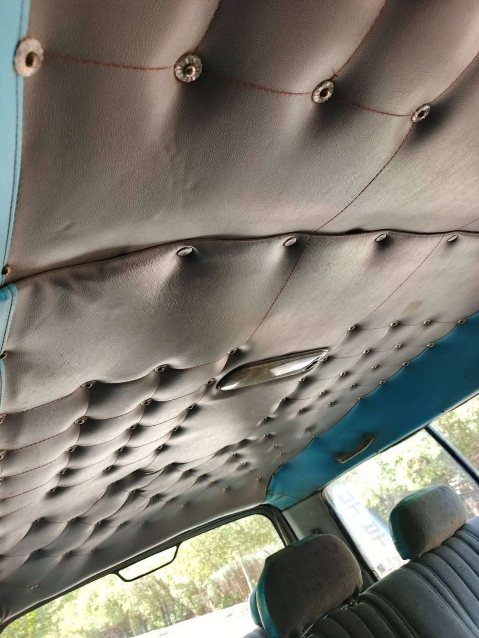 سلام عليكم سياره بريجو للبيع موديل 99مصفره هيئه غرامات تخم تاير جديد سلف جديد دواخل جديده سياره بلاديه سنويه 28  سعر 58 رقم موبايل ***********
