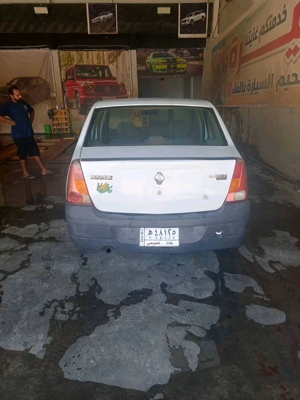 السلام عليكم رينو لوكان 
2009 بسمي تحويل مباشر 
كير محرك مكفول 
حداديه جديده 
بغداد تقاطع النهروان 
السعر 43 اوبيه مجال للطيبين 
رقم الهاتف 
***********