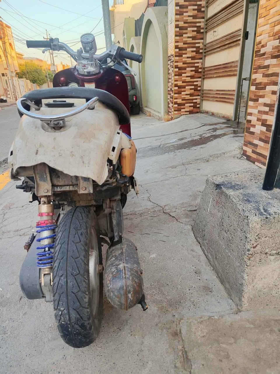 للبيع ماطور كلاسك
شغال كلشي اشاير لايت هورن
سلف مرات يشتغل بس باتري لازم
سعر 170وبي مجال قليل مكان سايدين البحرين. ***********

