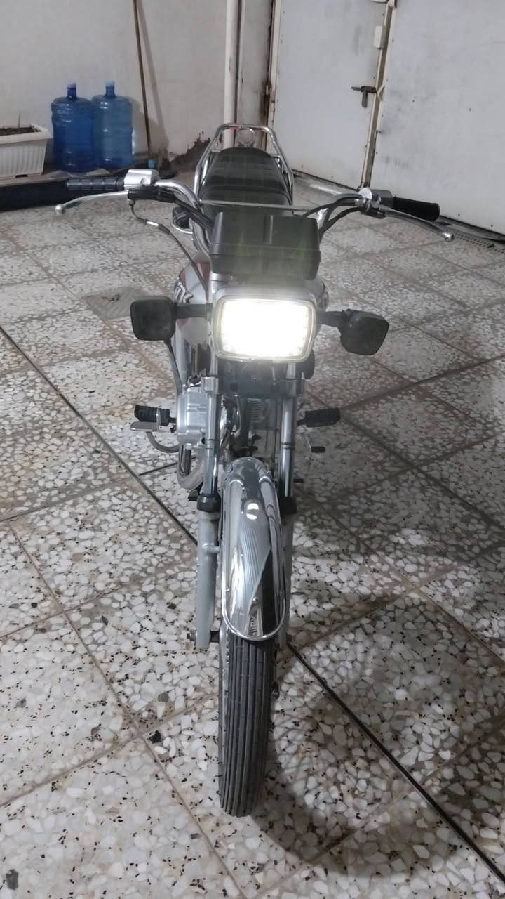 سلام عليكم دراجه تايكل أوراق سكنر موديل 22السعر 500وبيه مجال حك الجيه رقم صاحب دراجه *********** ملاحضه لبيع فقط
