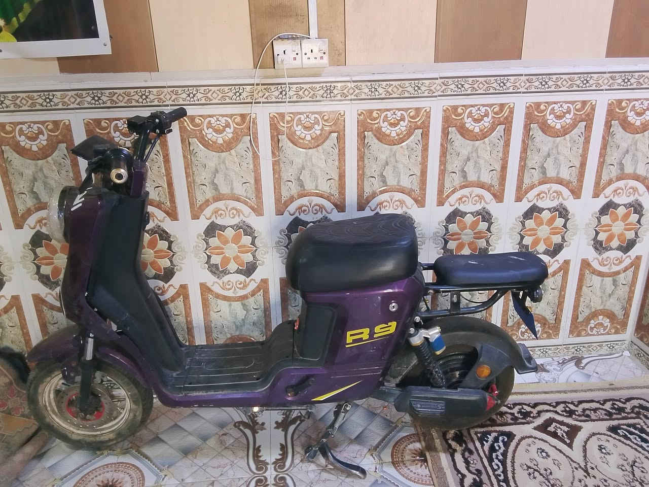 درجة شحن R9 بطاريات 3 بدون شحن سعر 250بيهة مجال الزبير حي العسكري رقم الهاتف ***********
