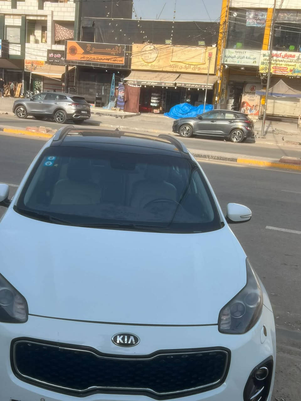 للبيع كيا سبورتج ٢٠١٧ خليجي دوش بيها طخة بالدوسة جوا الباب الخلفي والباب نفسه مفتوح مطبك وراجع نفس الباب 
بسعر ١٥٠ وبيها مجال 
مكاني بغداد الدورة 
***********
